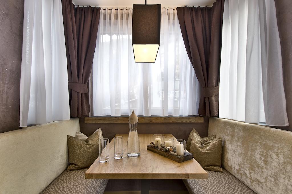Pete Alpine Boutique Hotel - Klein Und Fein - Private Spa Suiten Und Zimmer St. Anton am Arlberg Cameră foto