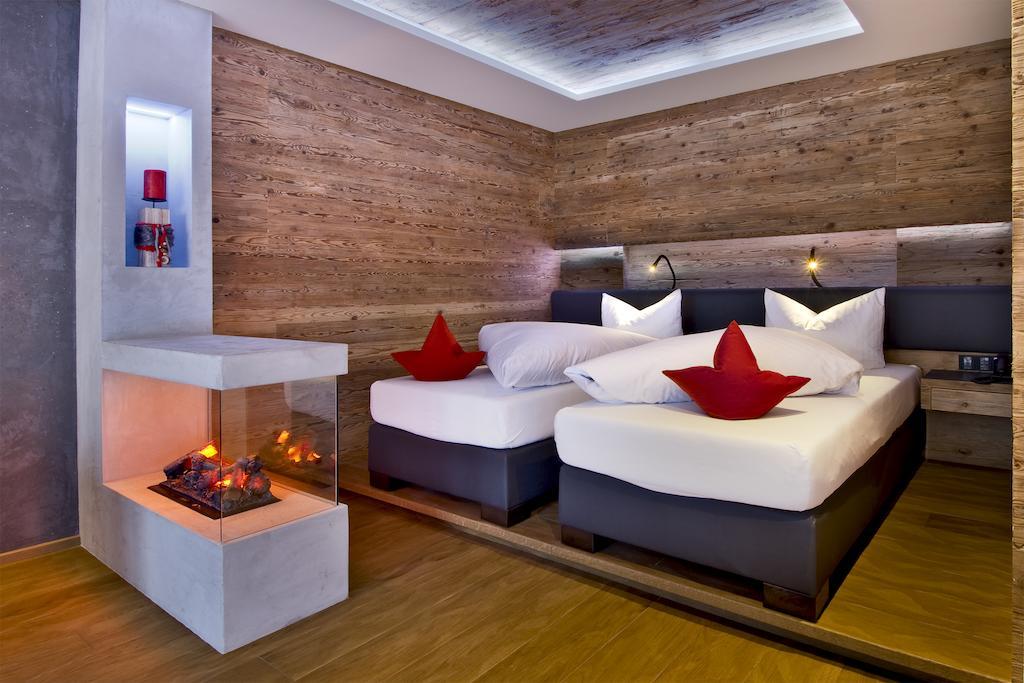 Pete Alpine Boutique Hotel - Klein Und Fein - Private Spa Suiten Und Zimmer St. Anton am Arlberg Cameră foto